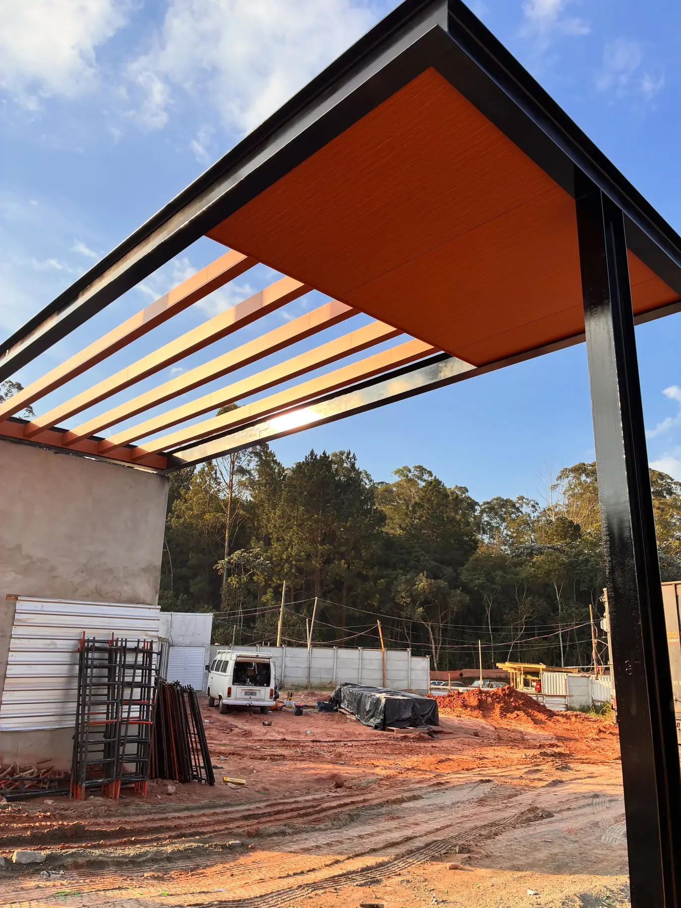 Estrutura metálica — projeto GM SIGN